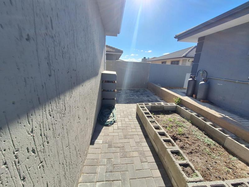 2 Bedroom Property for Sale in Dana Bay Western Cape